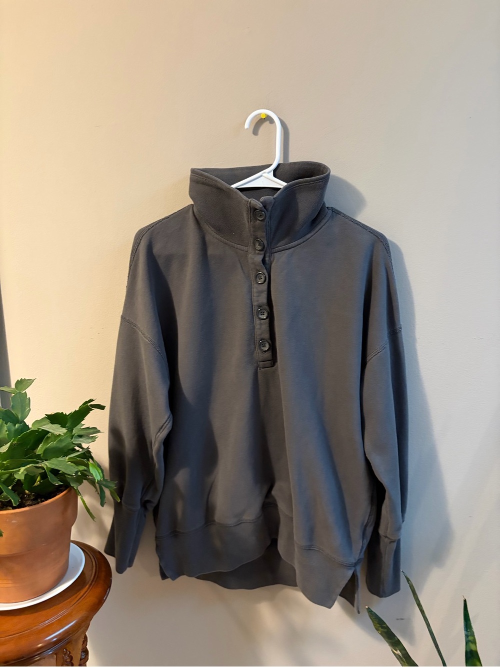 Abercrombie & Fitch Men's Dark Gray Half-Zip Funnel Neck Sweatshirt